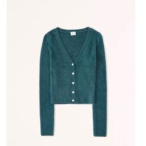NWT Abercrombie eyelash slim cardigan